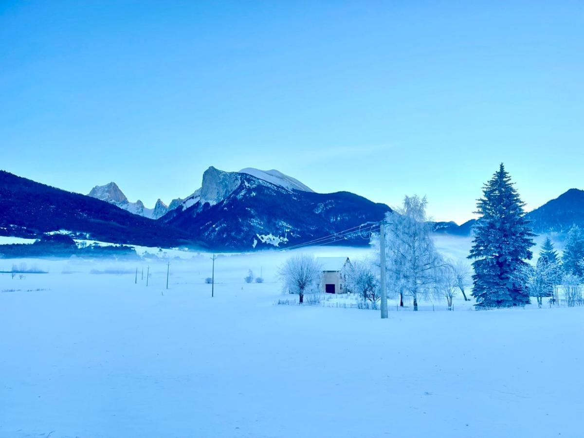 Chalet entier avec vue imprenable sur le village et la montagne Lus-la-Croix-Haute Extérieur photo