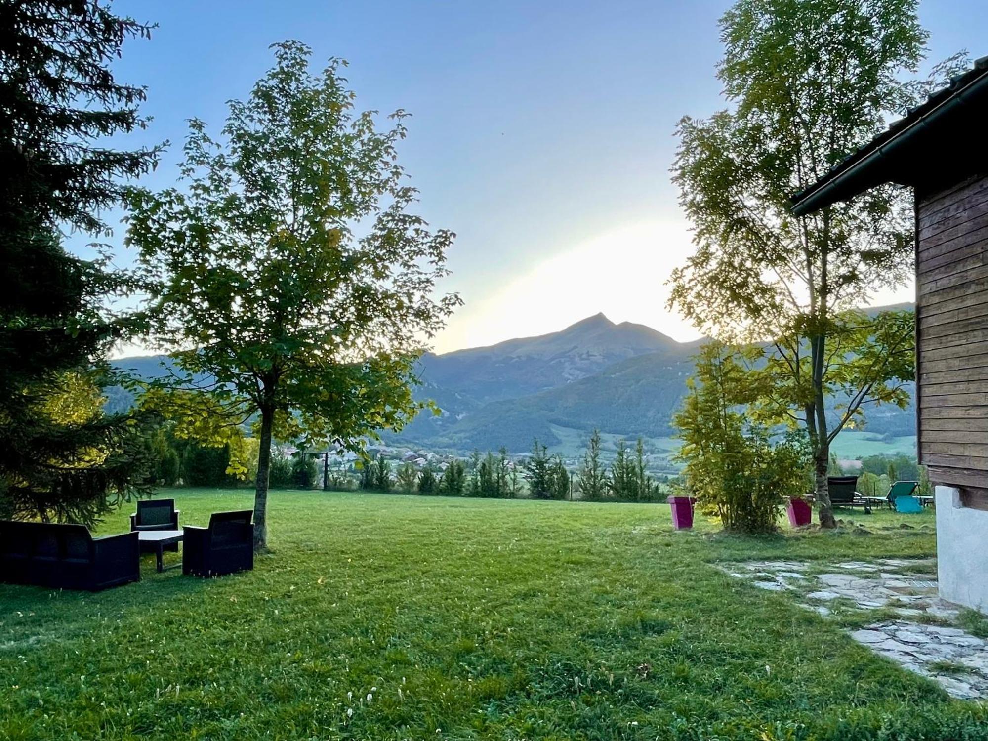 Chalet entier avec vue imprenable sur le village et la montagne Lus-la-Croix-Haute Extérieur photo